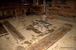 INTERIOR DE UNA CASA TRADICIONAL EN MESTÍA