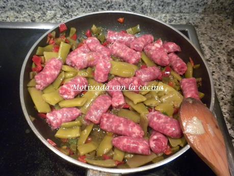 Judias verdes con salchichas.