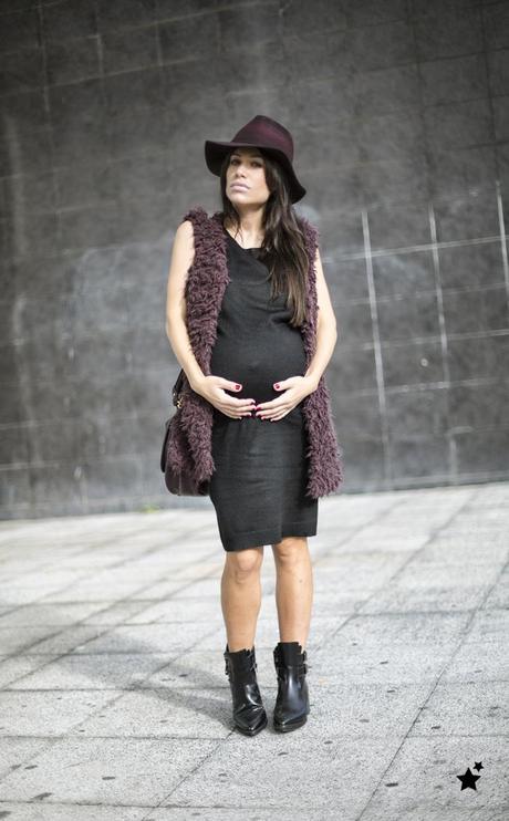 street style barbara crespo burgundy and black the corner shop vest hat marc by marc jacobs fashion blogger outfit blog de moda