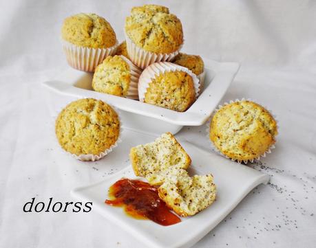 Magdalenas de naranja con semillas de amapola