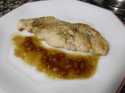 Pechugas de pavo con salsa de granadas al Jerez