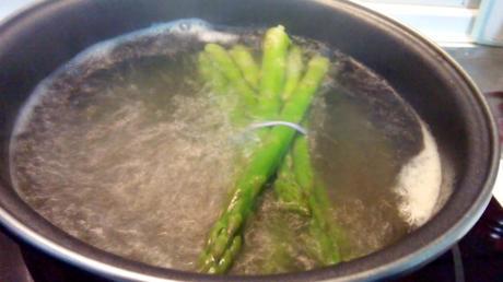 Espárragos abrigados en jamón – Asparagi al prosciutto asparagoprosciutto1