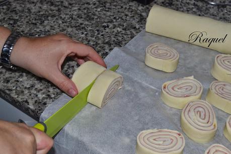 Rollitos de Hojaldre con Jamón y Queso