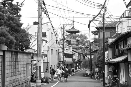 LA RUTA NIPONA: KYOTO (II) - MADERA HÚMEDA, ANOCHECERES AZULES