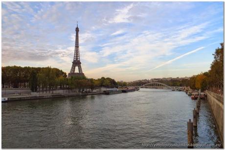 Vista del Sena con la Torre Eiffel al fondo