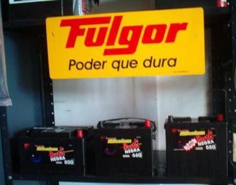 El delito de pretender comprar una batería Cadena por el pin. Cadena de Wap. Llamadas a amigos. Grito al cielo. ¡Alguien que nos ayude a conseguir una batería! (Foto tomada de la web).