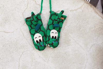 Gorrito dinosauriano para el invierno