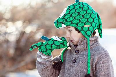 Gorrito dinosauriano para el invierno