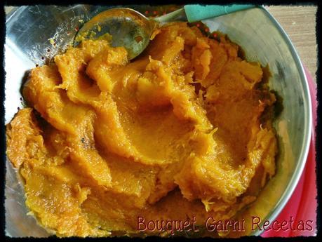 Pudding de calabaza y especias (con cobertura de queso crema americano y nueces Pecan) Pudding de calabaza y especias (con cobertura de queso crema americano y nueces Pecan)