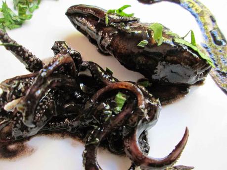 CHIPIRONES EN SU TINTA