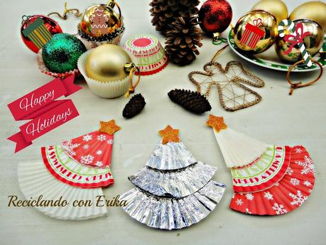 Arbolitos de Navidad hechos con papelitos de Cup Cake