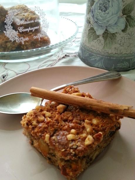 BIZCOCHO DE CIRUELAS CON AVELLANAS Y ALMENDRAS
