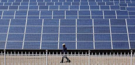 China encabeza el repunte de la inversión mundial en renovables