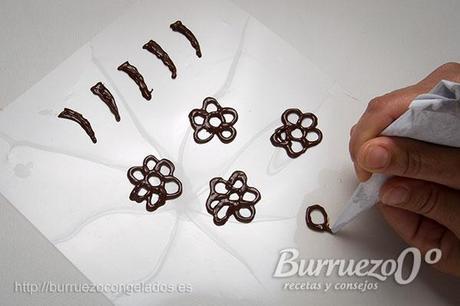 Cómo atemperar el chocolate Creando flores de chocolate