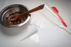 Utensilios y procedimento para atemperar el chocolate