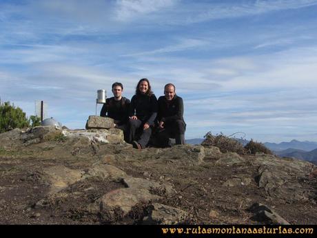 Ruta por los concejos de Langreo y Mieres: Pico San Justo o Cogollu desde La Nueva