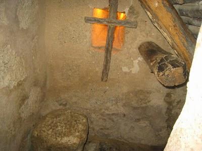 El diminuto monasterio de El Palancar