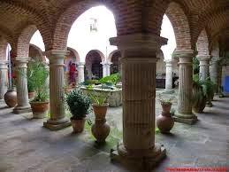 El diminuto monasterio de El Palancar