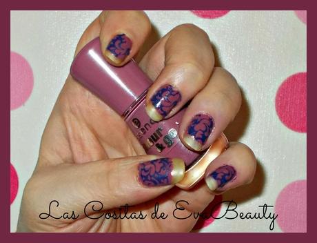 Mis manicuras (7): Diseño manicura francesa combinada con estampación y cinta.