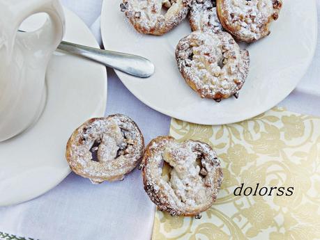 Lazos de hojaldre con avellanas