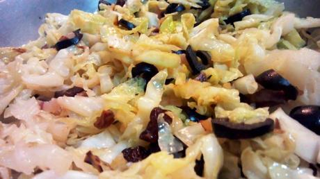 repollo al horno con panceta y picatostes