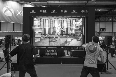 No sólo de juegos de coches vive el hombre, también de juegos de baile.