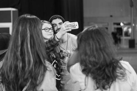 ...ni haciéndose fotos con las groupies.