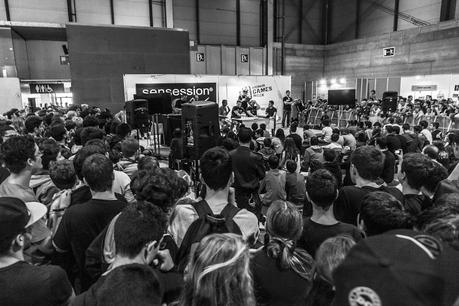 No faltaron los Youtubers dando conferencias...