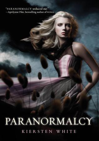 Weekend reads #4 Paranormalcy (Paranormalcy, #1)