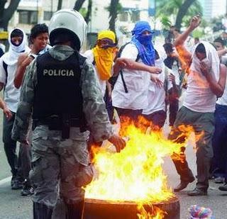 ECUADOR: GOLPE DE ESTADO O MONTAJE PREVENTIVO.