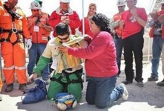 Los mineros de Chile: el turno de la frivolidad