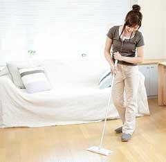 Cuida tu postura cuando realices tus labores del hogar.