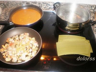 CUCURUCHOS DE MARISCO CON SALSA DE NÉCORAS