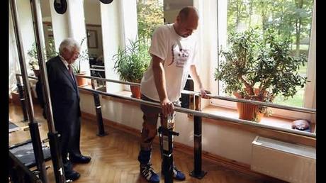 Células madre hacen caminar a un hombre