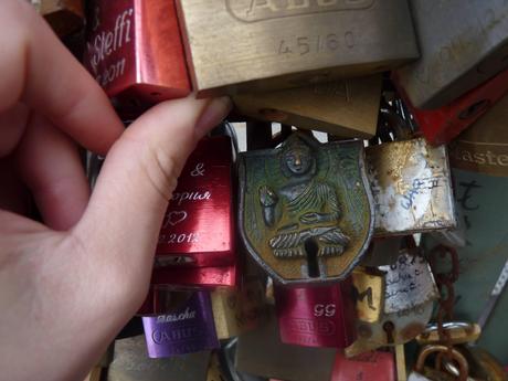 El puente del “amor” (candados) en Colonia