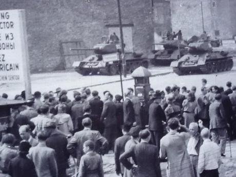 La histórica caída del Muro de Berlín.