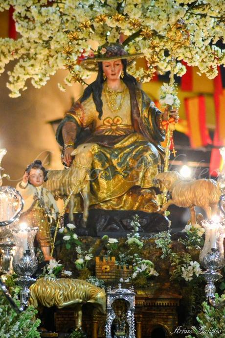 Dos meses después... Galería fotográfica de la Procesión Triunfal de Gloria de la Divina Pastora de Cantillana (V)