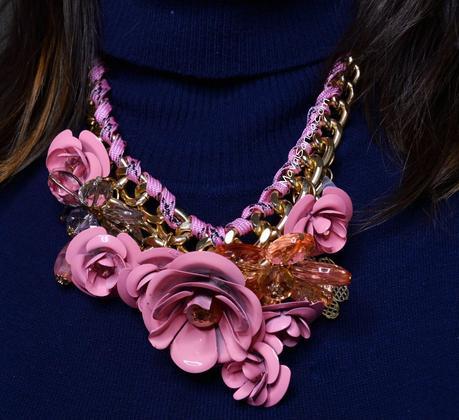 Collar de Flores rosas con cadena // Flowers Necklace with Chain