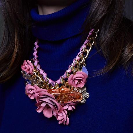 Collar de Flores rosas con cadena // Flowers Necklace with Chain