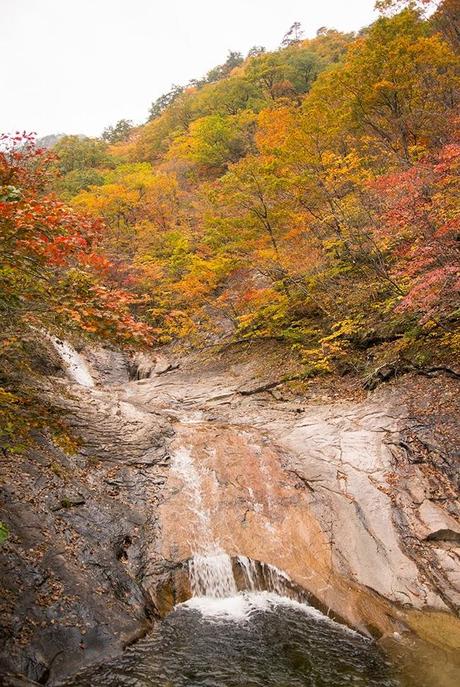 Otoño en Seoraksan I: La cascada de Biryeong