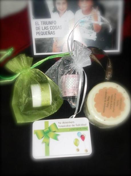 cosmética gourmet, bombas de baño, aceites esenciales, muffins, cremars, cremas, tulipas, torbellinos, gel, esponja, jabon natural, mantequilla, cosmética natural, 