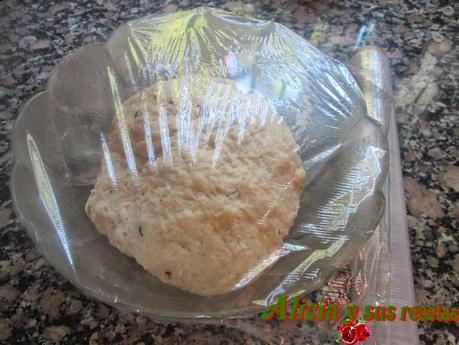 FOCACCIA DE ORÉGANO CON TOMATES SECOS Y ACEITUNAS NEGRAS