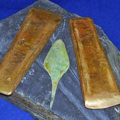 Cerámica, cobre y bronce. Del cobre metal al cobre como esmalte cerámico.