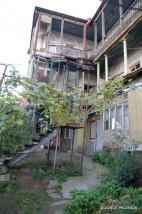 CASA JUNTO A LA IGLESIA DE BETHELEM, TBILISI