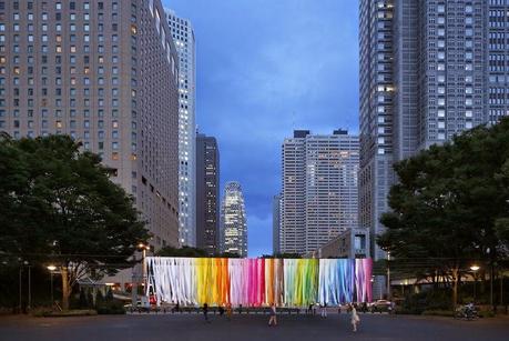 100 colores en 1875 trozos de tela en Tokio