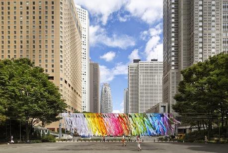 100 colores en 1875 trozos de tela en Tokio