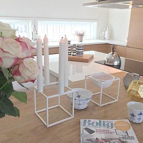 puro estilo nórdico moderno Preciosa casa en un entorno de ensueño poco mobiliario decoración instagram delikatissen instagram decoración Inspiración interiores del mundo estilo nórdico blog decoración super casas nórdicas decoración noruega decoración buenos acabados decoración blanco y madera 