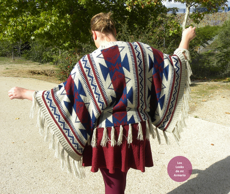 http://www.loslooksdemiarmario.com/2014/11/poncho-etnic-viste-con-amelia-outfit.html