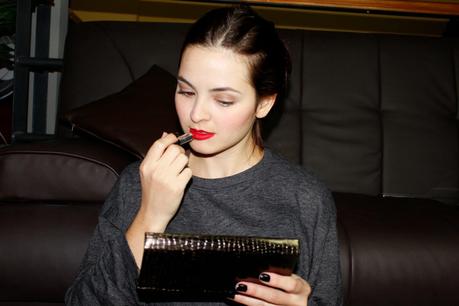 Dale a tus labios un rojo duradero por muy poco