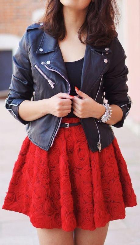 Looks Street: Black leather Jacket
